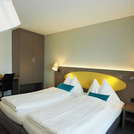 Holiday Hotel